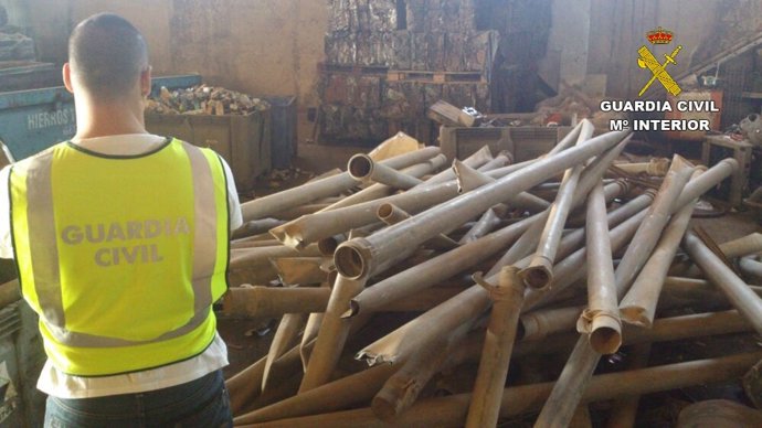 Tubos de riego intervenidos