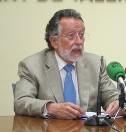 Alfonso Grau Durante La Rueda De Prensa