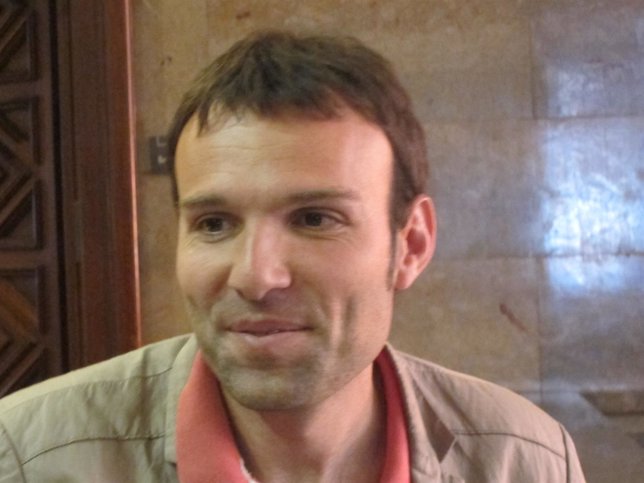 El concejal del grupo municipal de IU, Pablo Muñoz