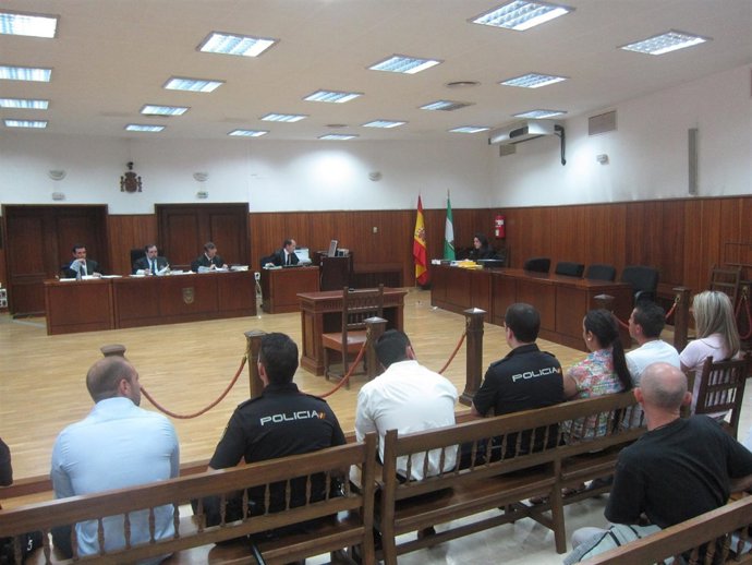 Juicio con el agente de Policía Local de Puente Genil acusado de traficar droga