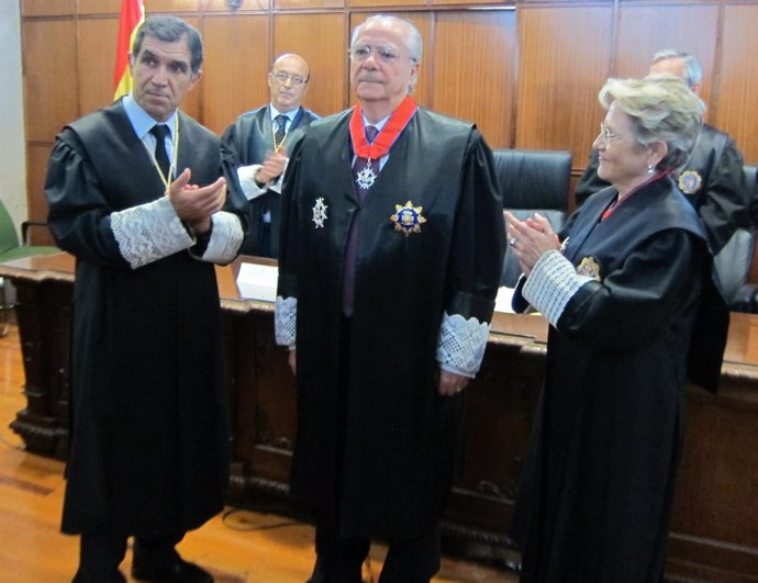 Entrega de la Cruz de San Raimundo al juez decano de Jaén