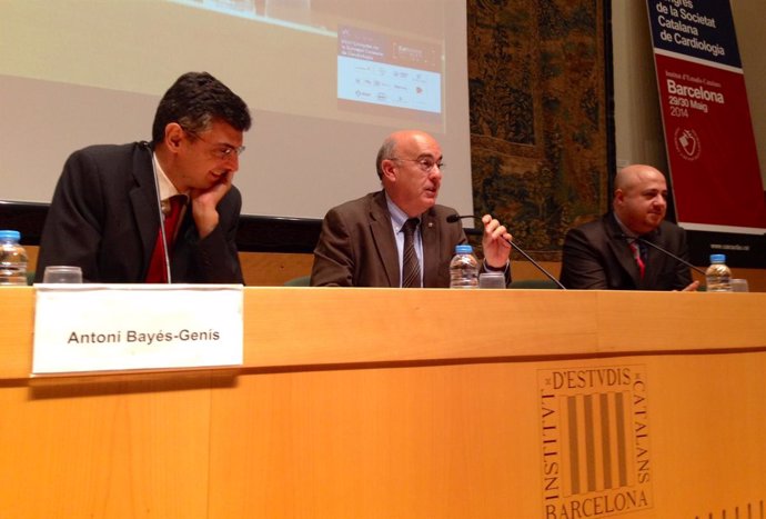 El conseller Boi Ruiz (en el centro) clausura el XXVI Congreso de Cardiología