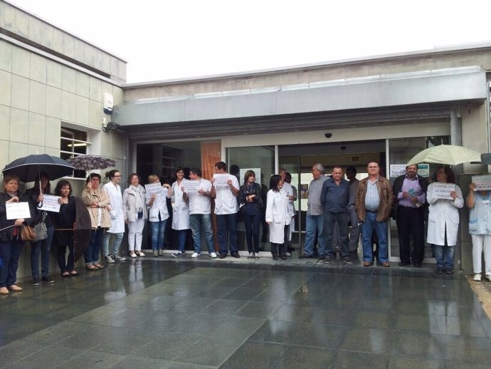 Protesta de trabajadores de CAP de Lleida contra la reestructuración del CIS