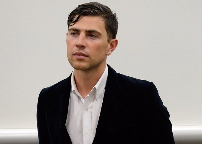 Vitalii Sediuk condenado por 4 delitos tras agredir a Brad Pitt