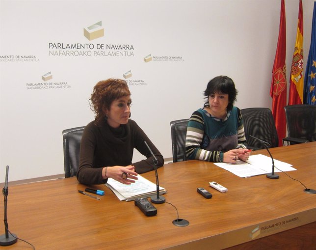 Bakartxo Ruiz, de Bildu (i), y Asun Fernández de Garaialde, de NaBai.