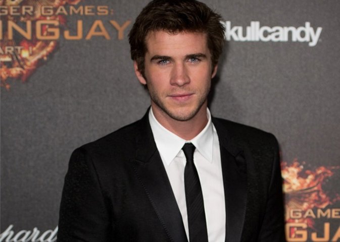 Liam Hemsworth se vuelve a lesionar en los juegos del hambre