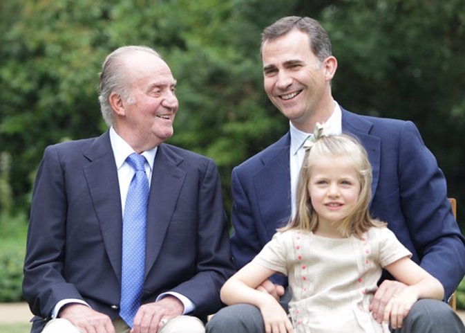 La continuidad en tres generaciones: Don Juan Carlos, Don Felipe y Leonor