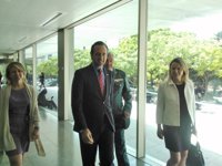 Bauzá muestra su "máximo respeto y agradecimiento" al Rey