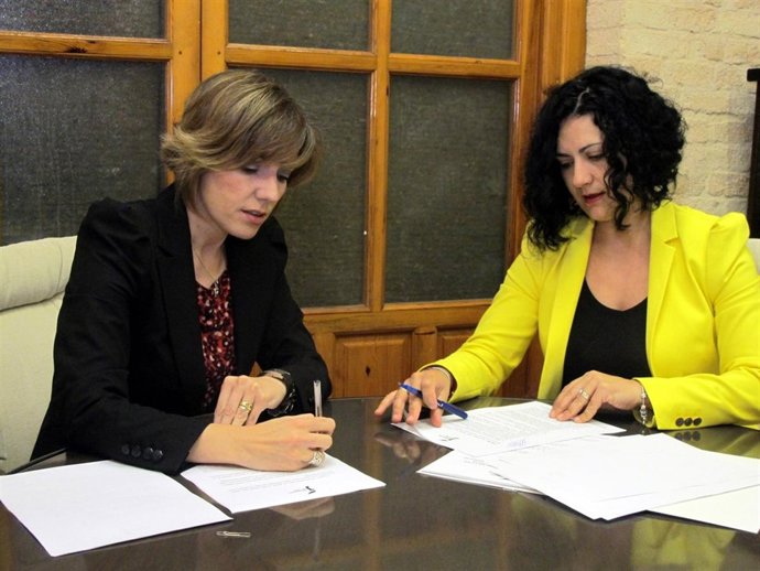 Firma de convenio de eficiencia energética entre Diputación y Valdepeñas de Jaén