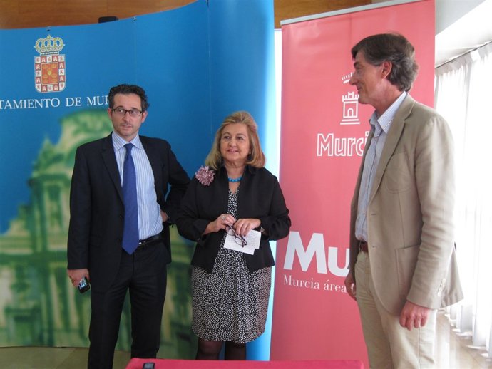 Zamora, Cano y Tortosa momentos antes de la presentación de la campaña