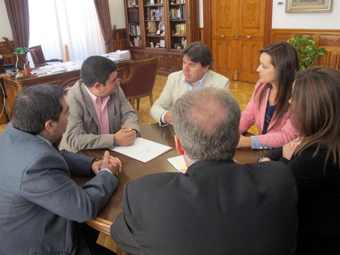 Reunión de Francisco Reyes con la directiva del Jaén Fútbol Sala
