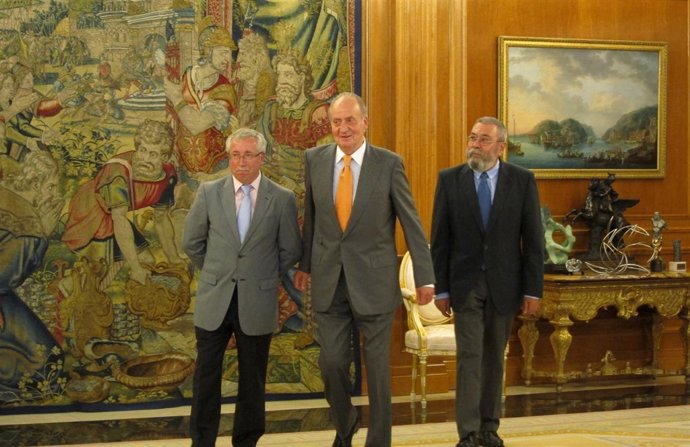 El Rey con Cándido Méndez e I.Fernández Toxo (Archivo)