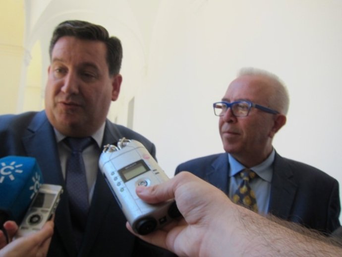 José María Algora, de Cepes-A y el consejero José Sánchez Maldonado