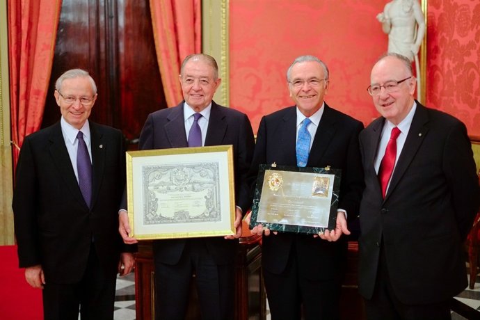 El XLIX Premio Llotja reconoce a CaixaBank y Gas Natural Fenosa