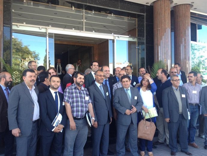 Reyes, 3º a la dcha en la primera fila, en la asamablea constituyente de An^mar 