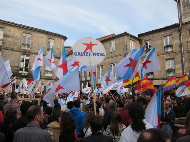 Concentración tras la abdicación del Rey en la Praza do Toural