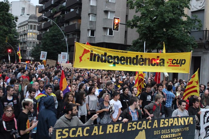 Un millar de personas piden en Girona “la constitución de la república catalana”
