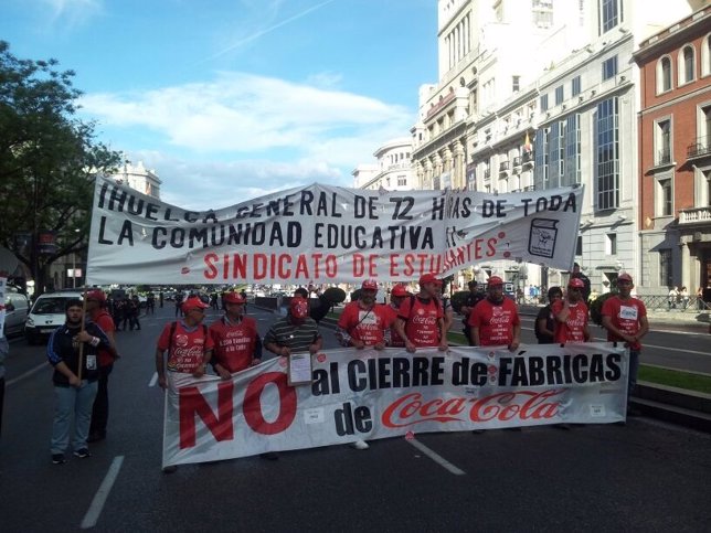 Trabajadores de Coca Cola apoyan la protesta educativa en Madrid