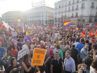 Rei.- Els concentrats a la Puerta del Sol a favor d'una república se citen un altre cop aquest dimarts a les 20.00 hores