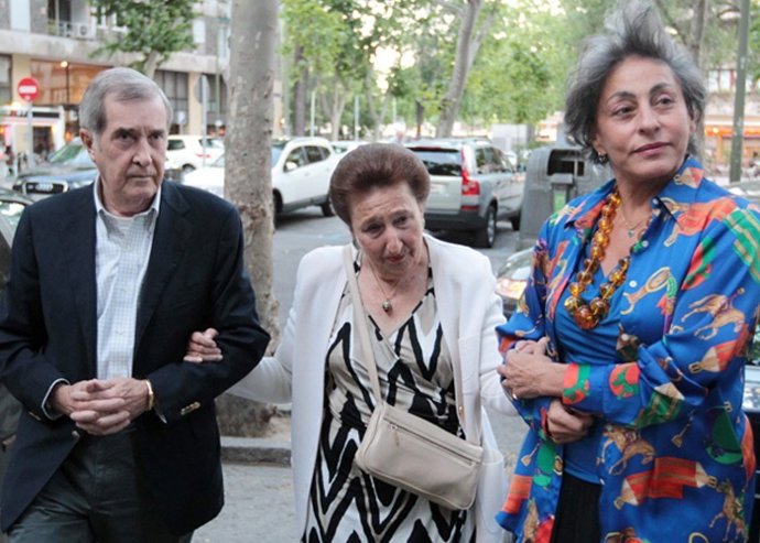 La infanta Margarita en shock tras la abdicación de su hermano, Don Juan Carlos