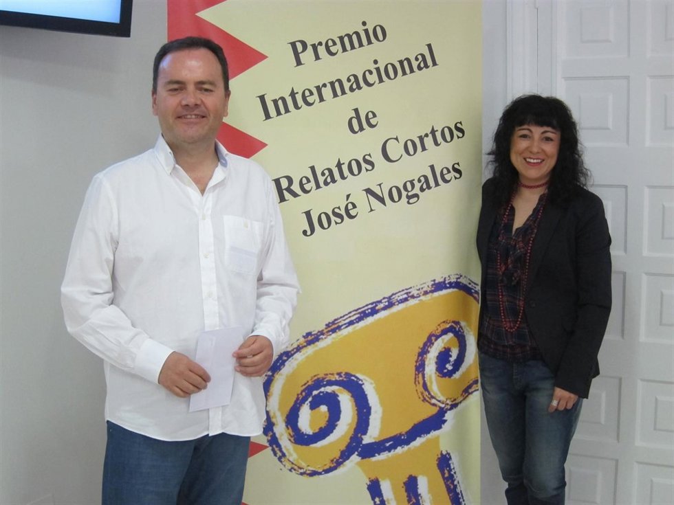 La diputada Elena Tobar junto a Miguel Paz Cabanas. 