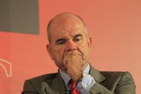 Chaves ve compatible ser líder del PSOE y presidir la Junta