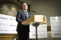 Monago destaca que son "datos esperanzadores" y prevé que en 2015 el desempleo baje del 30% en Extremadura