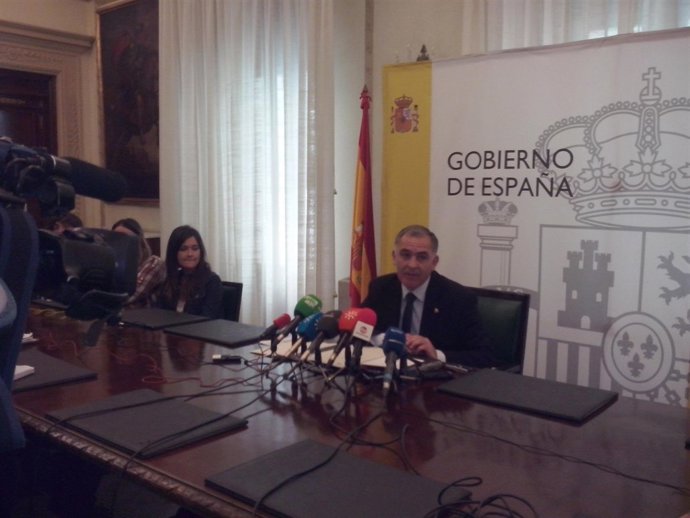 El subdelegado del Gobierno en Granada, Santiago Pérez.