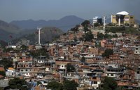 El Gobierno brasileño inaugura viviendas inhabitables