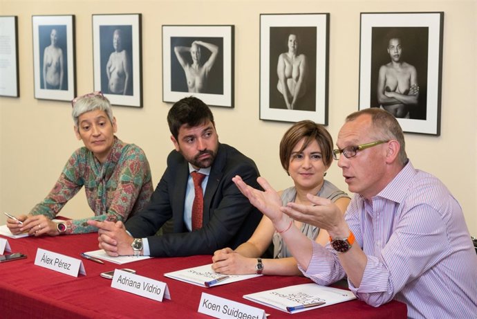 Exposición 'Costuras a flor de piel'