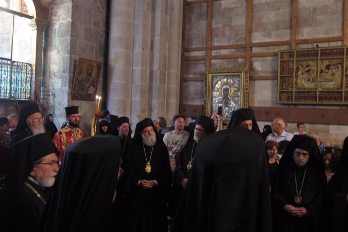 Patriarca Bartolomeo I en el Santo Sepulcro