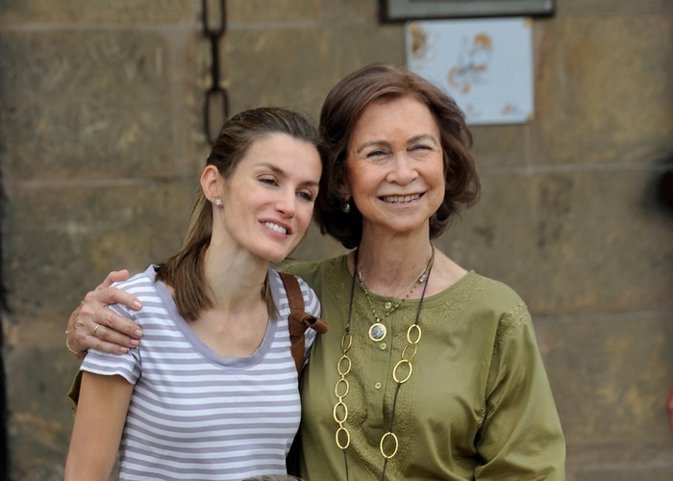 El consejod e la reina  aletizia que siga igual es  competente encantadora 