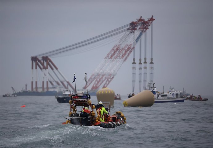 HUNDIMIENTO SEWOL. BÚSQUEDA DE LOS DESAPARECIDOS
