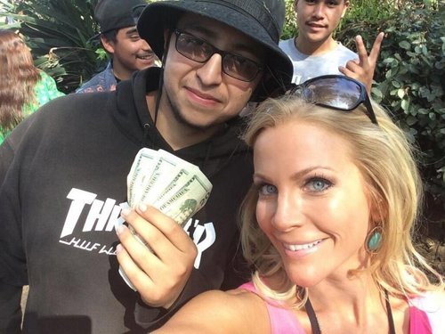 Millonarios con corazón y con una cuenta en Twitter e Instagram