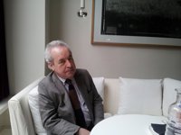 John Banville: "Mi deseo es que los libros estén ordenados sólo por orden alfabético"