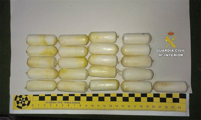 Dátiles de cocaína que portaba una pasajera en aeropuerto de Palma