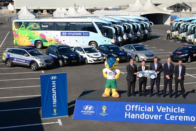 Hyundai entrega la flota de vehículos para el Mundial