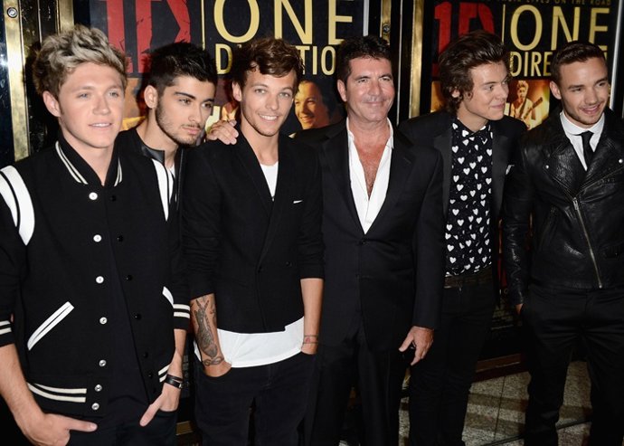 One Direction con Simon Cowell 