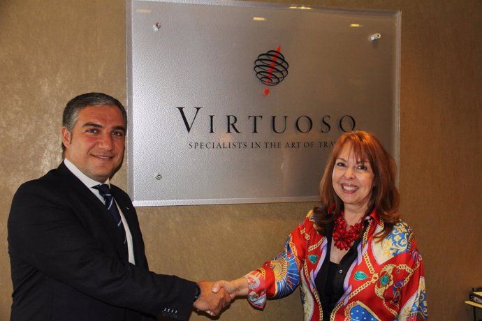 Bendodo con la vicepresidenta de Alianzas con destinos de Virtuoso