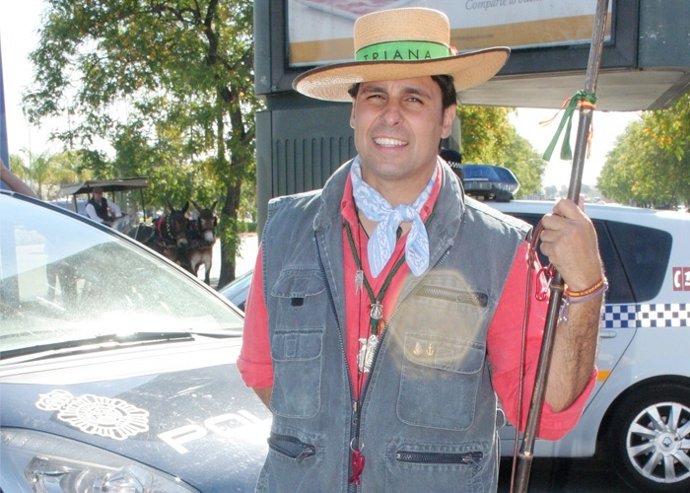 Francisco Rivera Ordóñez comienza el camino del Rocío sin su mujer
