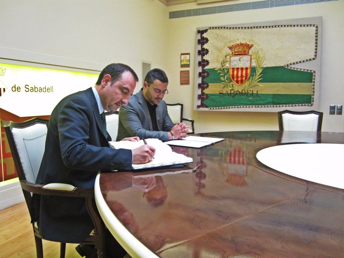 El conseller R.Espadaler y el alcalde de Sabadell, J.C.Sánchez