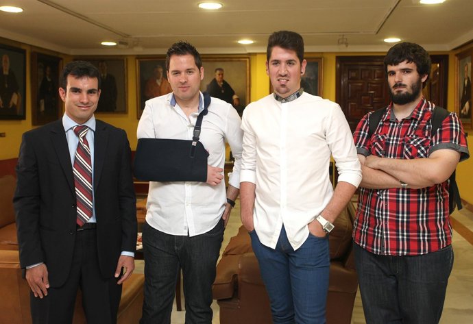 Alumnos con discapacidad de la US becados