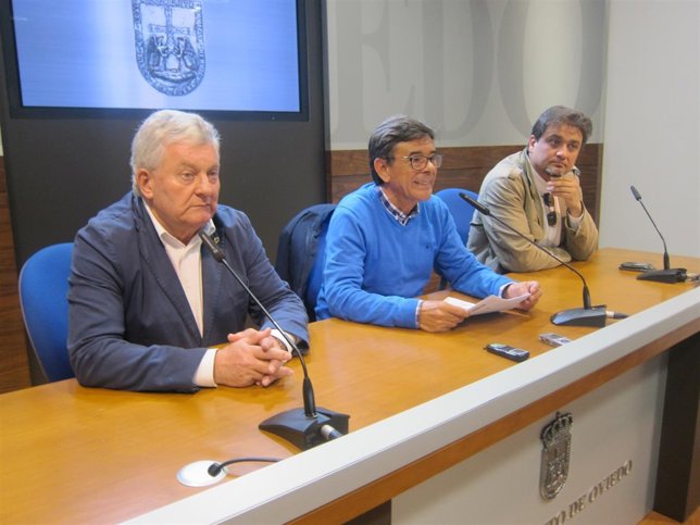 Huerta, Ramos y Suárez, en Rueda de Prensa. 