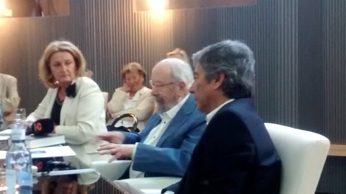 Caballero Bonald y Julio Neira