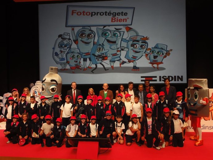 Campaña de ISDIN con niños sobre protección solar