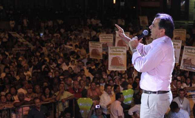 Zuluaga candidato del partido de Uribe a la presidencia de Colombia