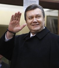 Rusia explica la entrada de Yanukovich al país