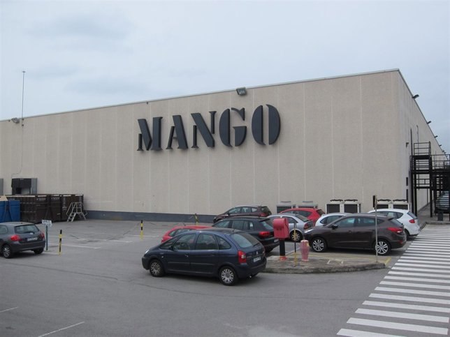 Sede de Mango en Palau-solità i Plegamans