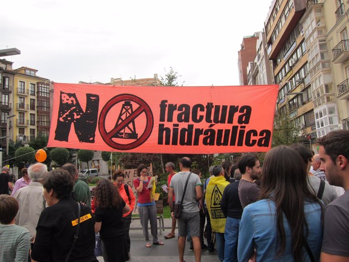 Manifestación contra el 'fracking' en Santander