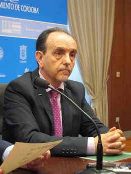 El consejero de Turismo y Comercio, Rafael Rodríguez